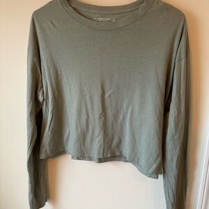 Abercrombie Women's Sage Green Long Sleeve Crop Top